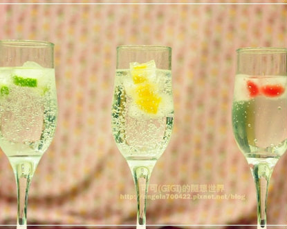 美艷消暑，用水果乾杯～清透的「水果冰塊」！