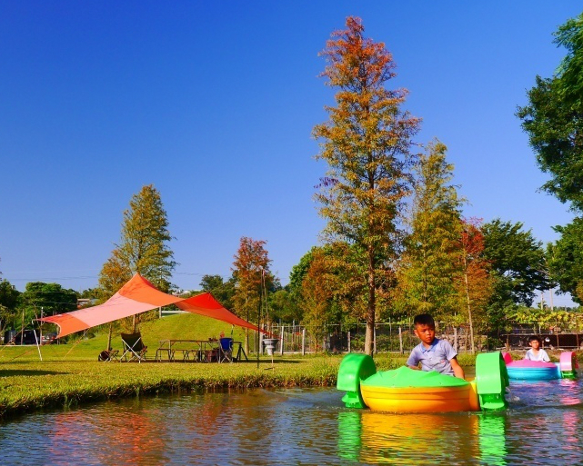 滑草、戲水、漂漂船！露營界的遊樂園～台中悠遊親子露營