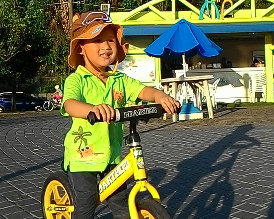 嚕嚕嚕，兒童滑步車免費騎～台北市河濱自行車租借站關渡站