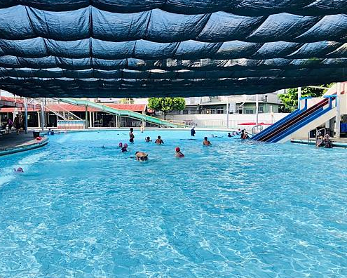純淨湧泉×刺激滑水道，在地人最愛消暑好去處～宜蘭龍泉游泳池