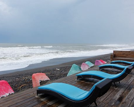 海景第一排，直通大海的純白玻璃屋～屏東茉莉灣海洋Cafe