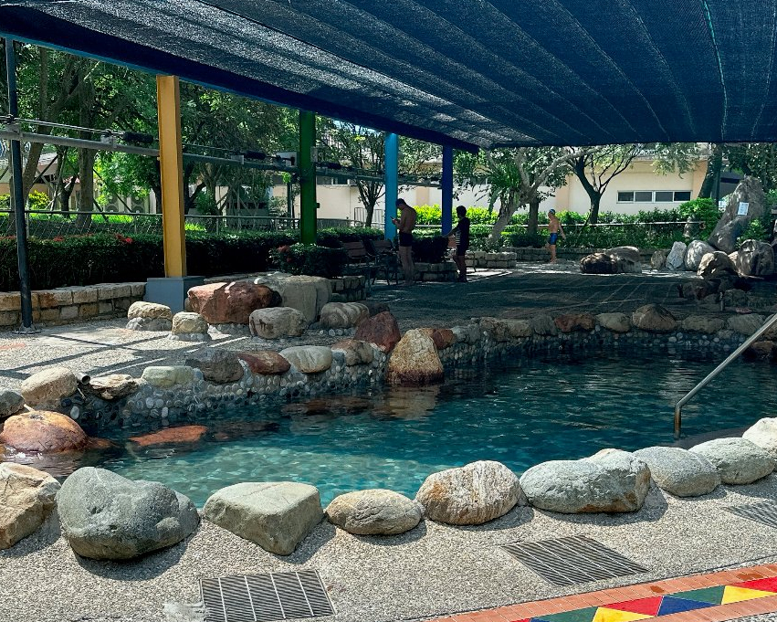 泳池×溫泉，冷沖熱泡一次滿足～宜蘭礁溪鄉溫泉游泳池
