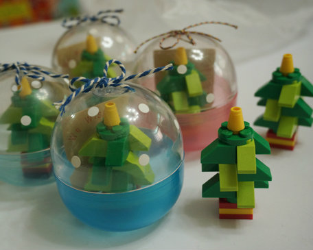 聖誕節瘋Lego！自製專屬扭蛋：樂高聖誕樹帶著走～