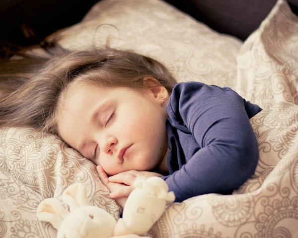 《育兒顧問到你家：與孩子和好的幸福》如何讓孩子好好睡覺