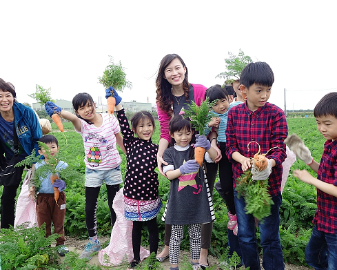 台南親子開心農場拔蘿蔔體驗做農夫的樂趣