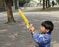 我是小小神射手！做個專屬氣球箭～咻…