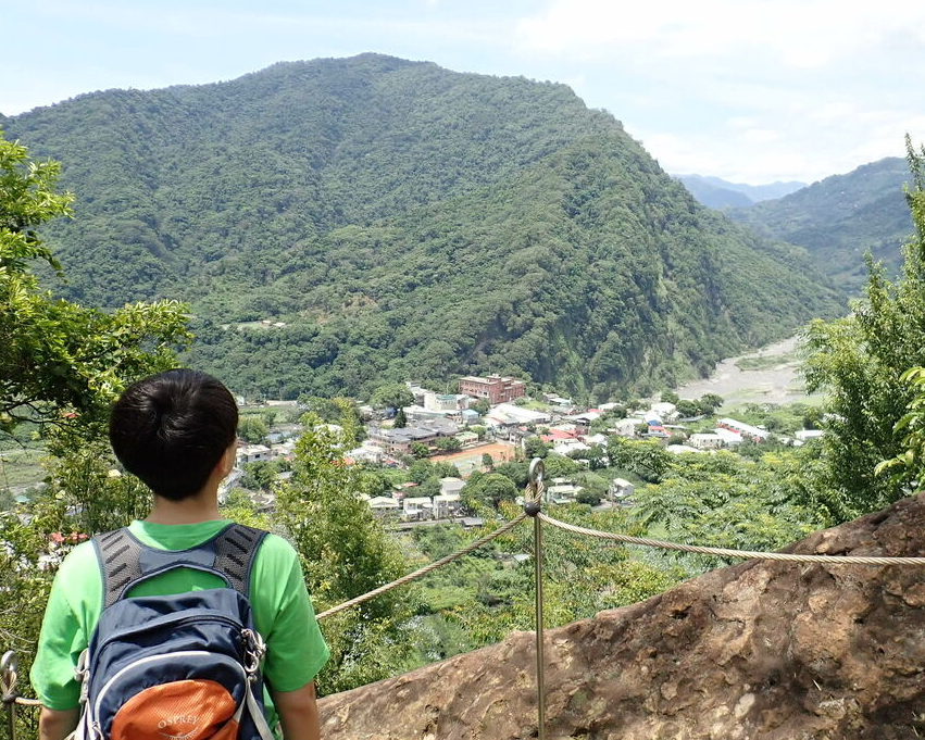 俯瞰大安溪谷、雙崎部落，展望白布帆～台中埋伏坪登山步道