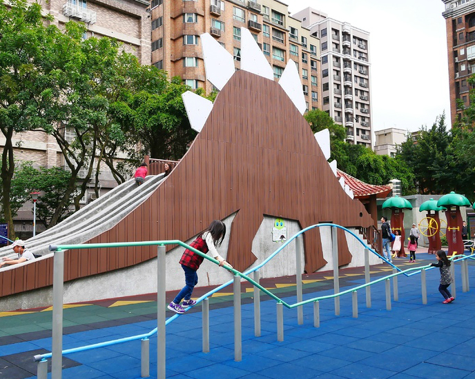 孩子的侏儸紀公園，在恐龍背上盡情玩樂～桃園溫州公園