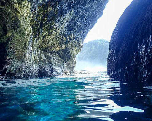 繼馬祖藍眼淚後，離島秘境又一發～綠島藍洞