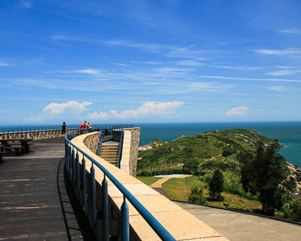 體驗戰地風光，自然步道俯瞰海岸景觀～馬祖戰爭和平紀念公園