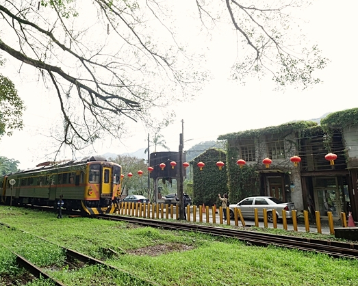 紅磚牆、台車道，走進炭王金霸的輝煌年代～平溪菁桐車站