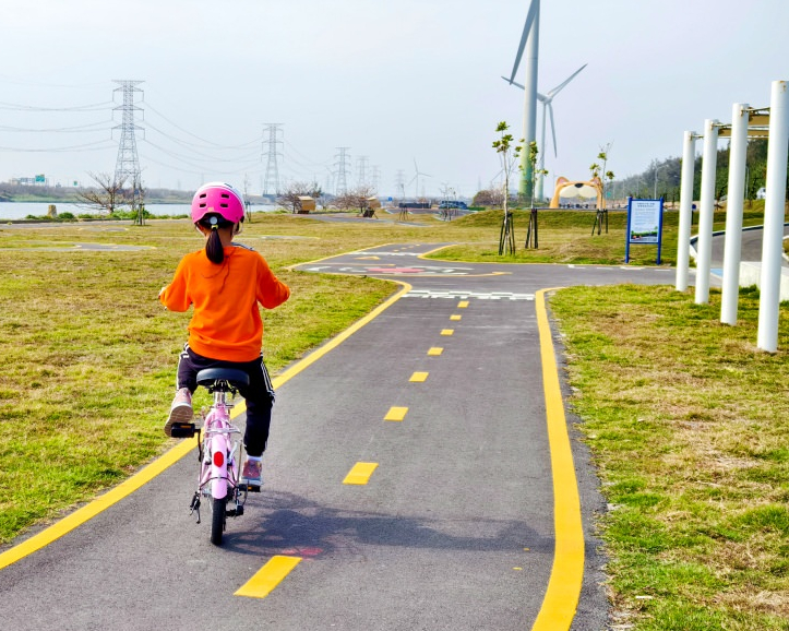 帶上寵物、單車，全家一起動起來～彰化嬉濱海豚公園