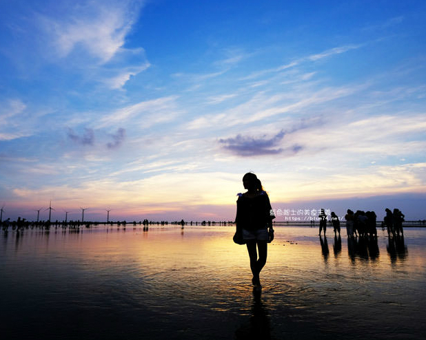 一生必遊一次，豐富自然生態搭配夢幻夕照、天空之鏡～台中高美濕地