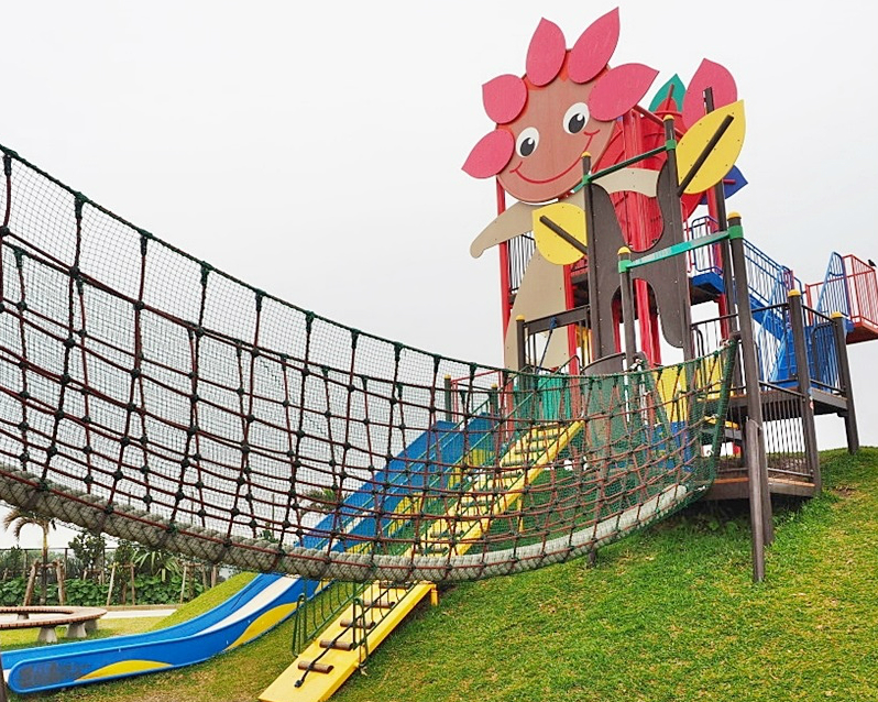 在旅途，遇見充滿繽紛遊具的海景公園～沖繩結の浜公園