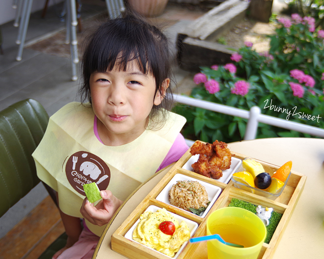 玩耍兼用餐，吃飽再戰公園遊戲場～台北象園咖啡(內湖店)