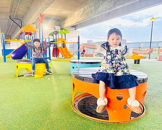 多款活動場域，晴雨天隨時都能放電趣～桃園國2橋下兒童冒險公園