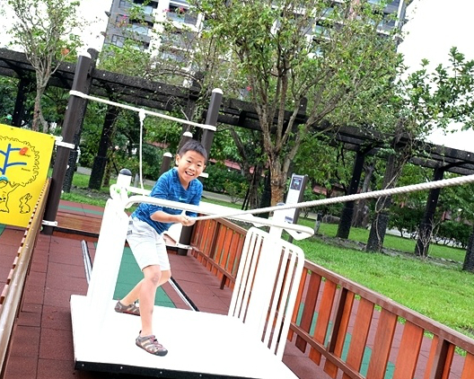 超進化！全台首見台車進駐兒童遊戲場～宜蘭頭城運動公園