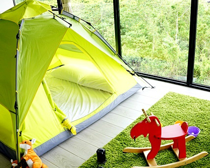 不怕蟲不怕熱，室內就能享受露營的樂趣～宜蘭76親子民宿