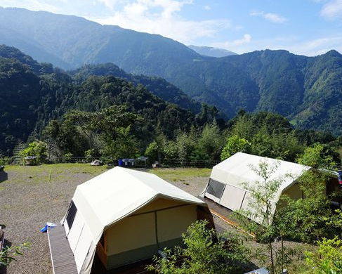 戲水、滑草、手搖船，沒裝備也能享受露營美好～新竹愛上天湖露營區