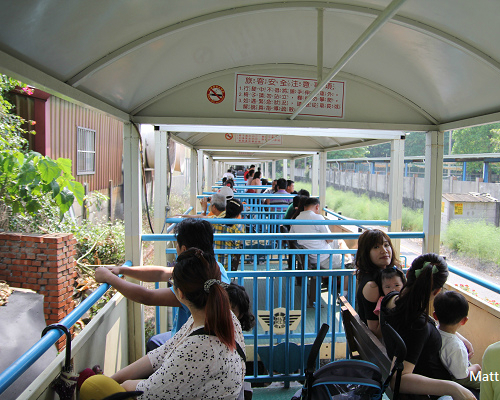 來去溪湖糖廠搭五分車、放風箏！