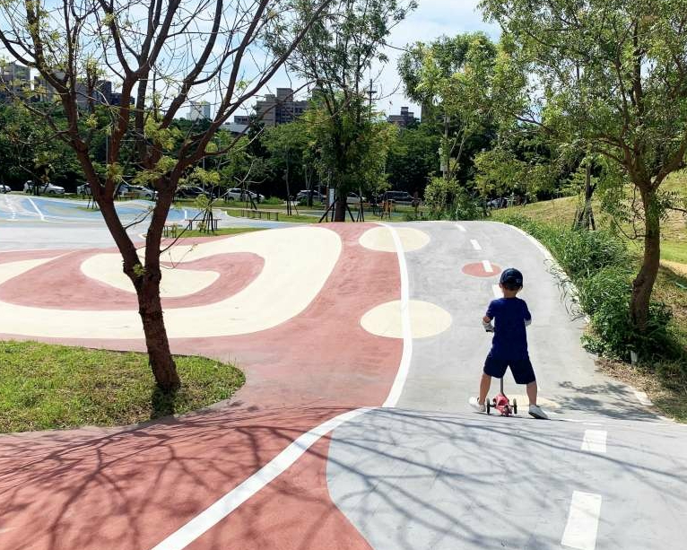 飆風戰士放風去，挑戰滑步車練習場～新竹AI智慧園區公園(公15綠能公園)