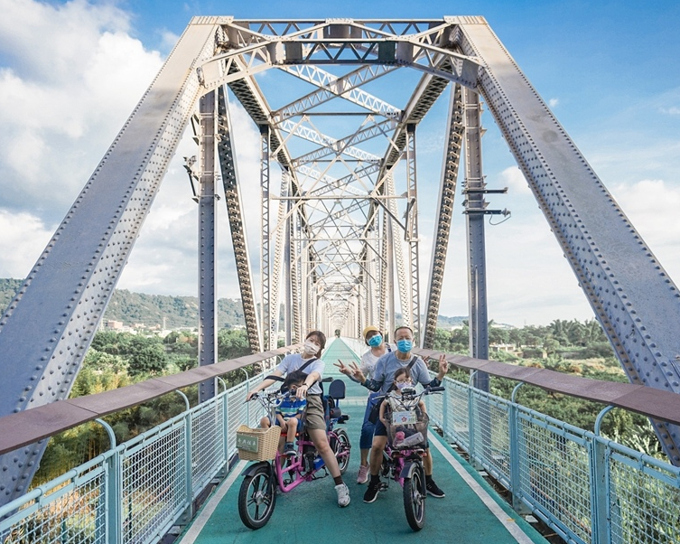 花樑鋼橋×綠色隧道，踩鐵馬顧身體也顧目睭～台中后豐鐵馬道、東豐自行車綠廊