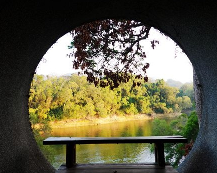 管中闚天，看見最美的風景～苗栗日新島水榭樓台