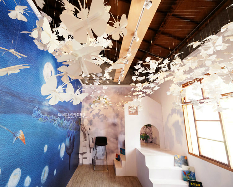 遇見大翅鯨的童話世界，眷村變身孩子們想像空間～台中海灣繪本館