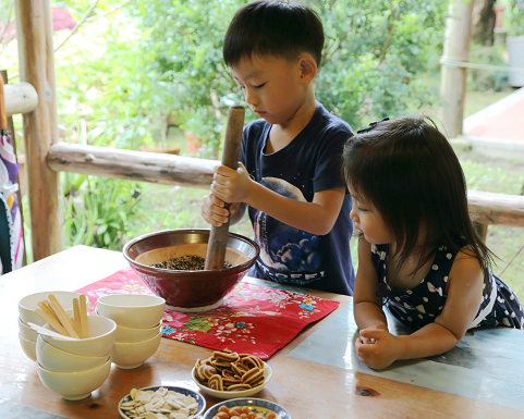 搗擂茶、麻糬DIY，享用客家傳統美食～新竹九芎湖陳家農場