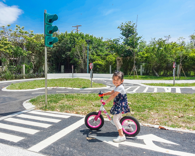 兒童滑步車場＋遊戲區，打造十七里海岸線親子樂園～新竹港南運河公園