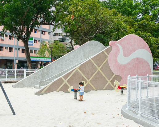 沙坑中的甜美冰淇淋滑梯～台中福星公園