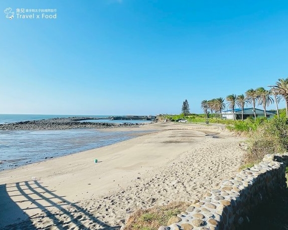 臨海一隅秘境沙灘，寵物、兒童友善店家～三芝幸福灣海景庭園咖啡