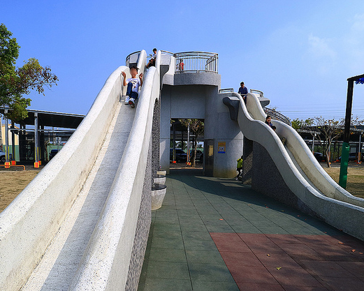 菱香舟影、兩層樓溜滑梯，老少咸宜好所在～台南葫蘆埤自然公園