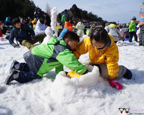 滑雪橇、堆雪人，在寬闊的滑雪坡上盡情玩雪吧！日本神戶六甲山雪上樂園