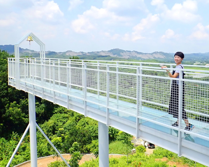 玻璃天空步道，無敵山景盡收眼底～台南魔法森林景觀咖啡小餐館 