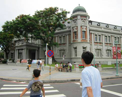 國立臺灣文學館：百年建築台南州廳