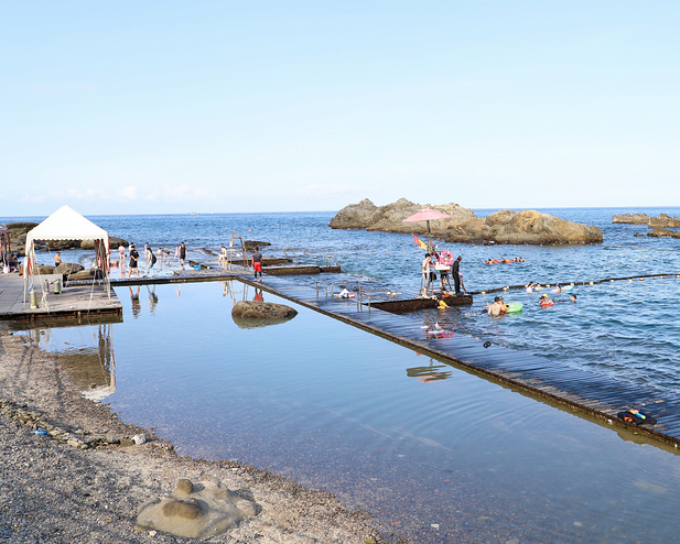 真無邊際泳池，浮潛、戲水好消暑～貢寮龍洞灣海洋公園