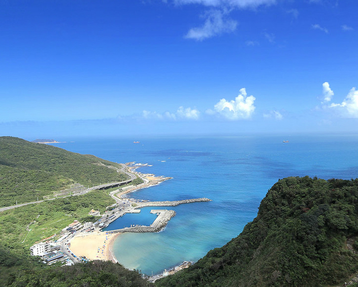 遠眺絕美海景，順著上升氣流心情也向上飛～基隆老鷹岩(情人湖環山步道)