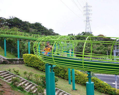 親子專屬！日本沖繩超長溜滑梯玩樂地圖