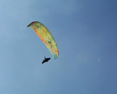 飛上青天！飛行傘遨遊天際，欣賞全方位180度景觀～南投虎嘯山莊