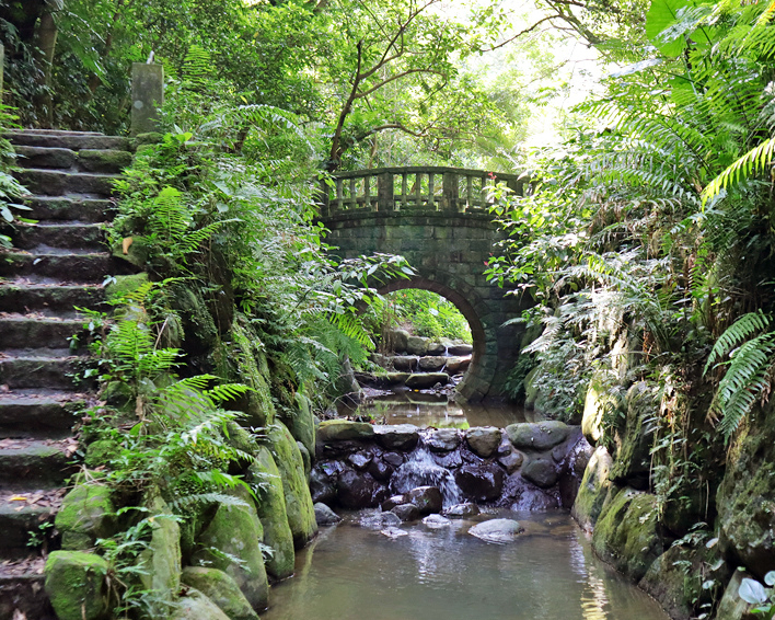 串連溪流與山林，登高眺望城市美景～台北虎山環狀步道