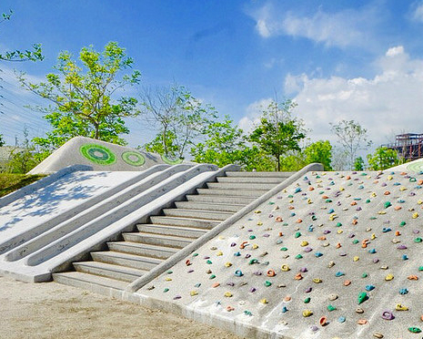 滑梯、攀岩、迷宮多種設施一次滿足～台南南科兒童遊戲場