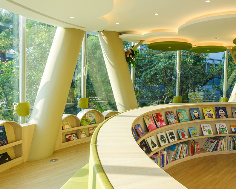玻璃屋免費遊戲空間，森林系圖書館開張中～台中裕元種子書坊