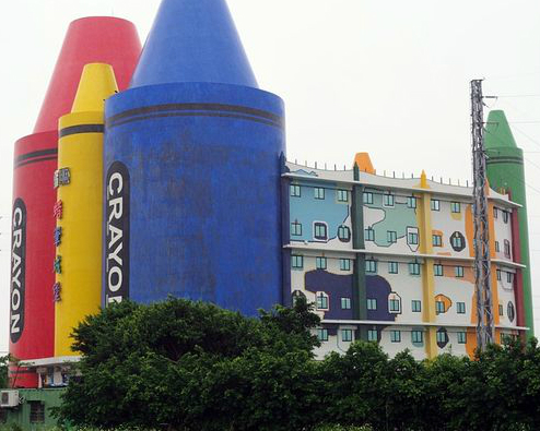 巨大繽紛蠟筆！塗鴉、手作DIY讓小孩不無聊～宜蘭蜡藝蠟筆城堡