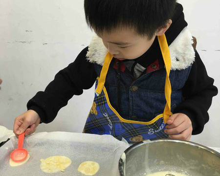 餅乾、古早味蛋糕，現做現吃好滿足～桃園原創香料廚房金陵店