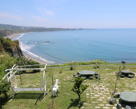 在山與海之間，遇見無敵海景的動物農莊民宿～台東海角八邊